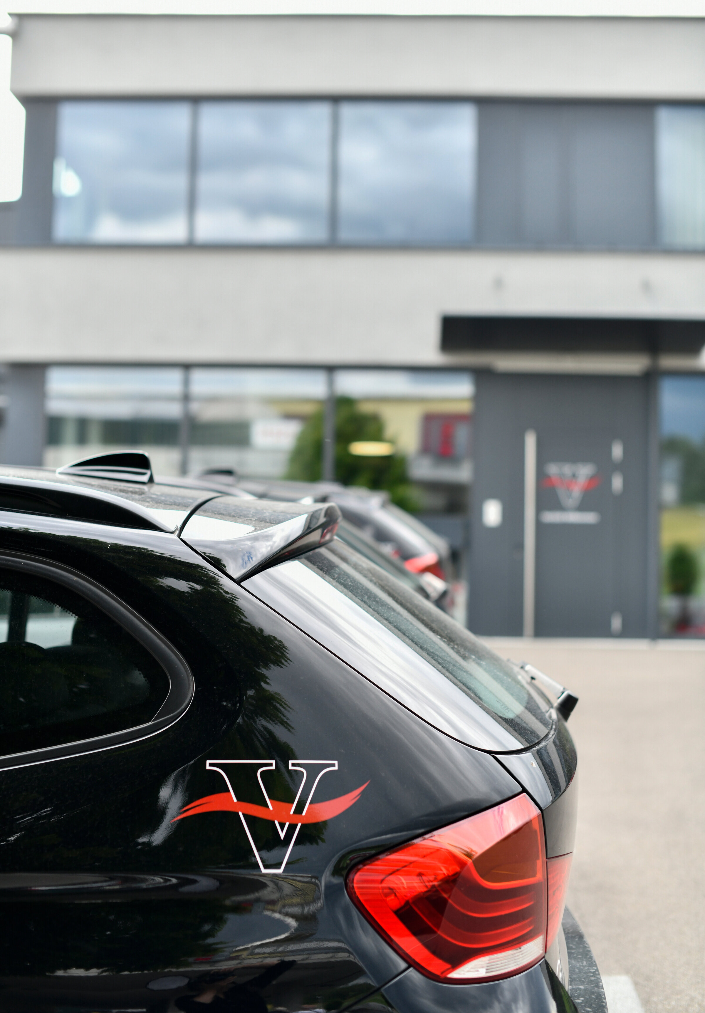 Service- und Montagefahrzeug der Vögele AG – Sanitär, Heizung, Lüftung, Solar in Baden und Umgebung