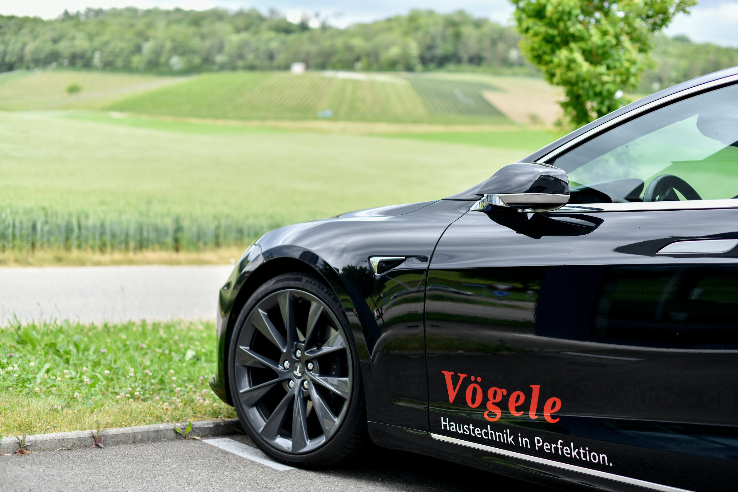 Dienstfahrzeug der Vögele AG Haustechnik – Sanitär, Heizung, Lüftung, Solar in Aargau